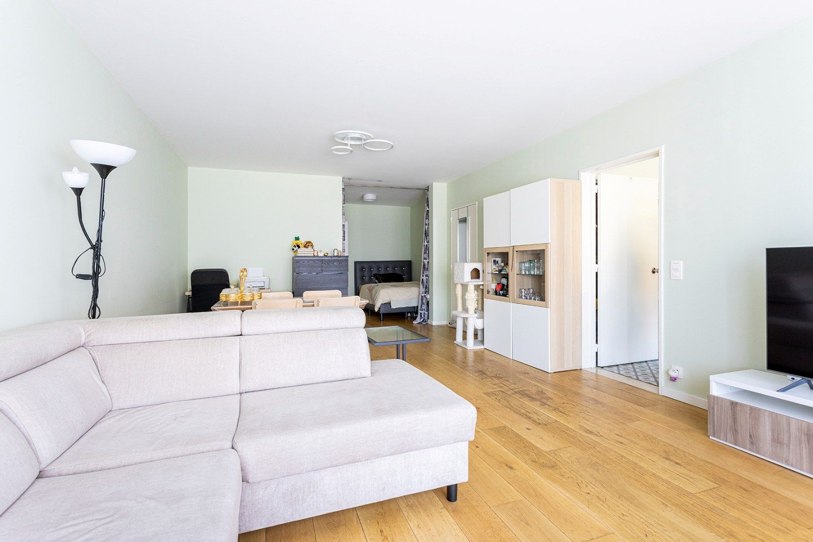 Instapklaar 1 slaapkamer appartement met terras en garagebox! foto 7