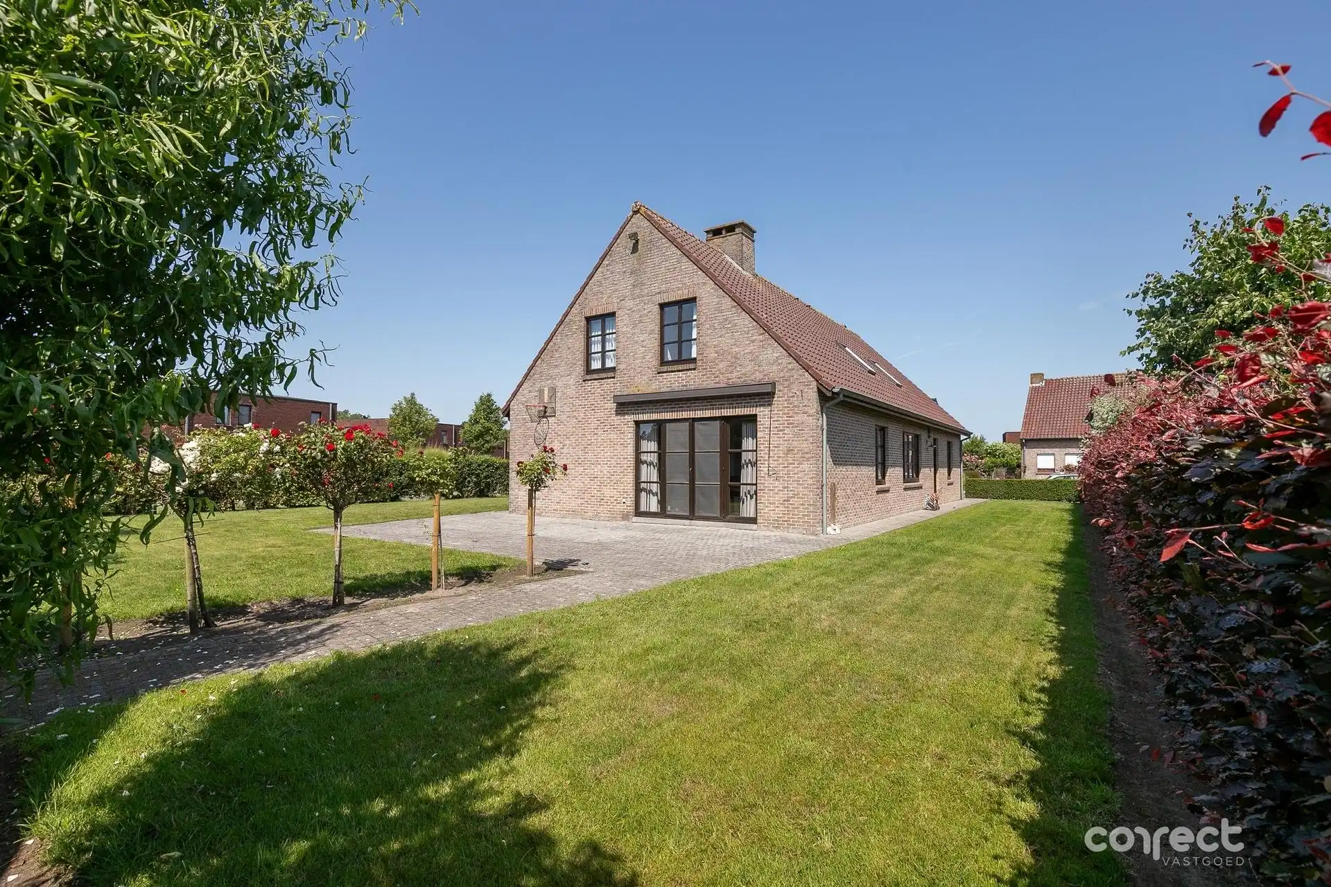 Alleenstaande landelijke woning op een ruim hoekperceel en aanpalend een stuk bouwgrond. foto 15