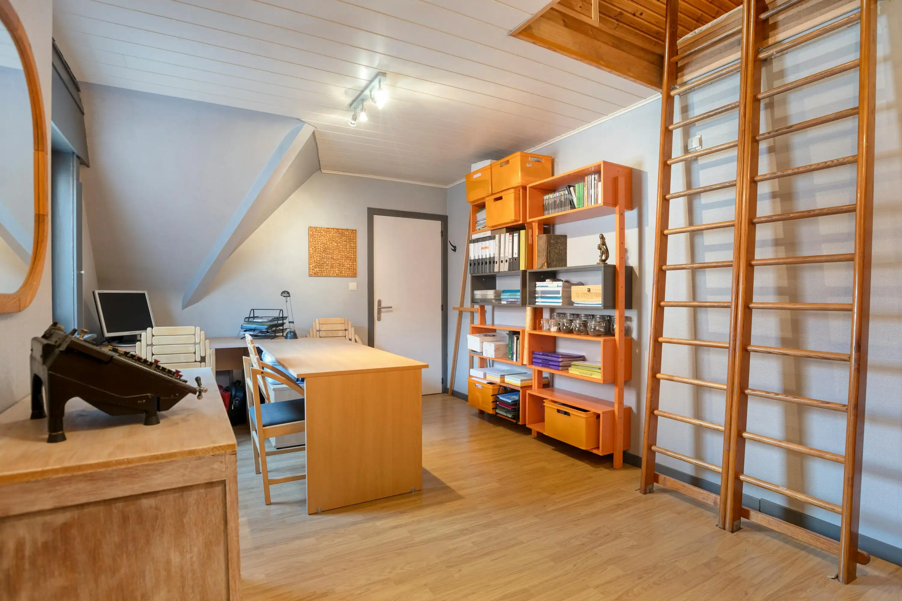 Karaktervolle woning met ruime leefruimtes en prachtige tuin foto 14