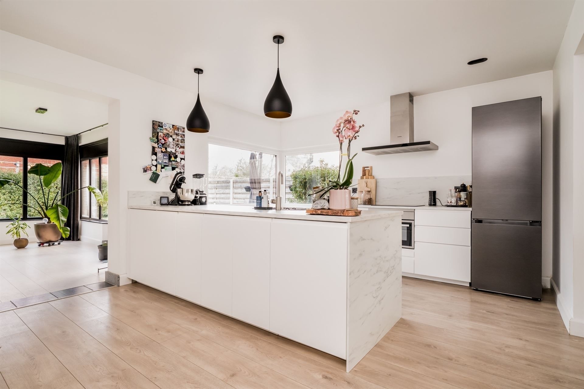 Gezellige woning met open keuken en tuin top ligging!  foto 7