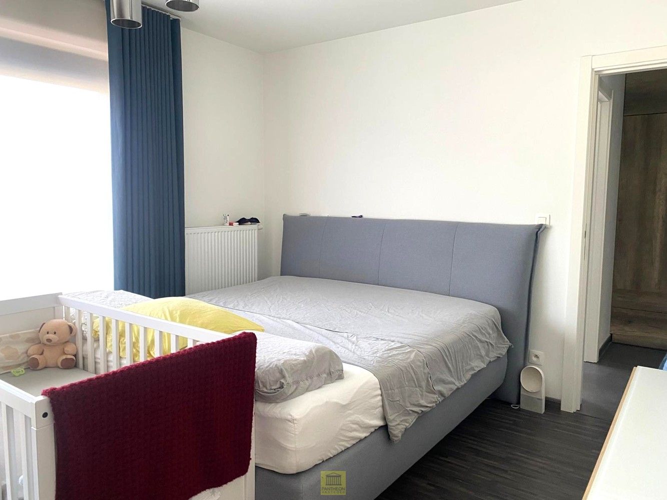 Modern en ruim appartement met groot aangenaam terras . foto 4