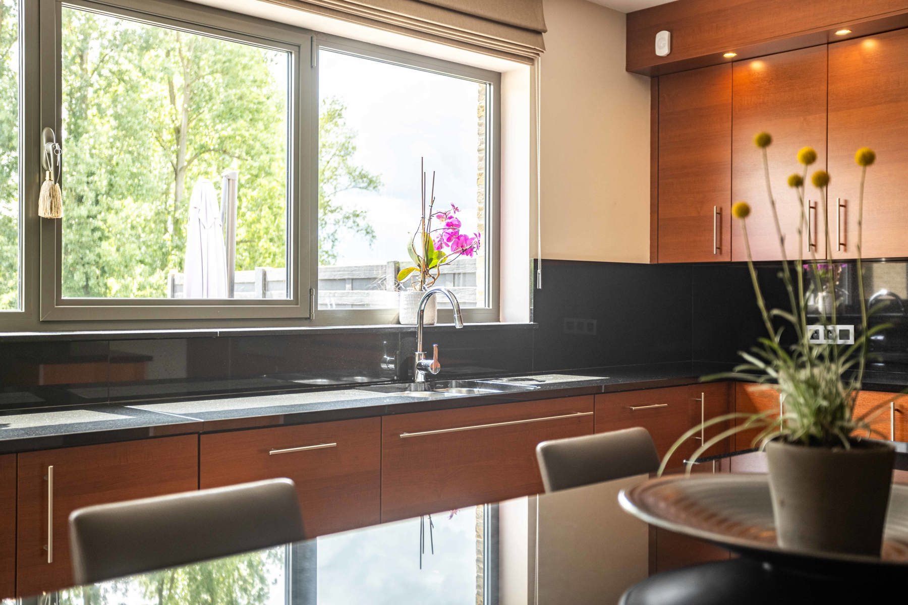Instapklare woning 4 slpks met zwembad en poolhouse foto 9