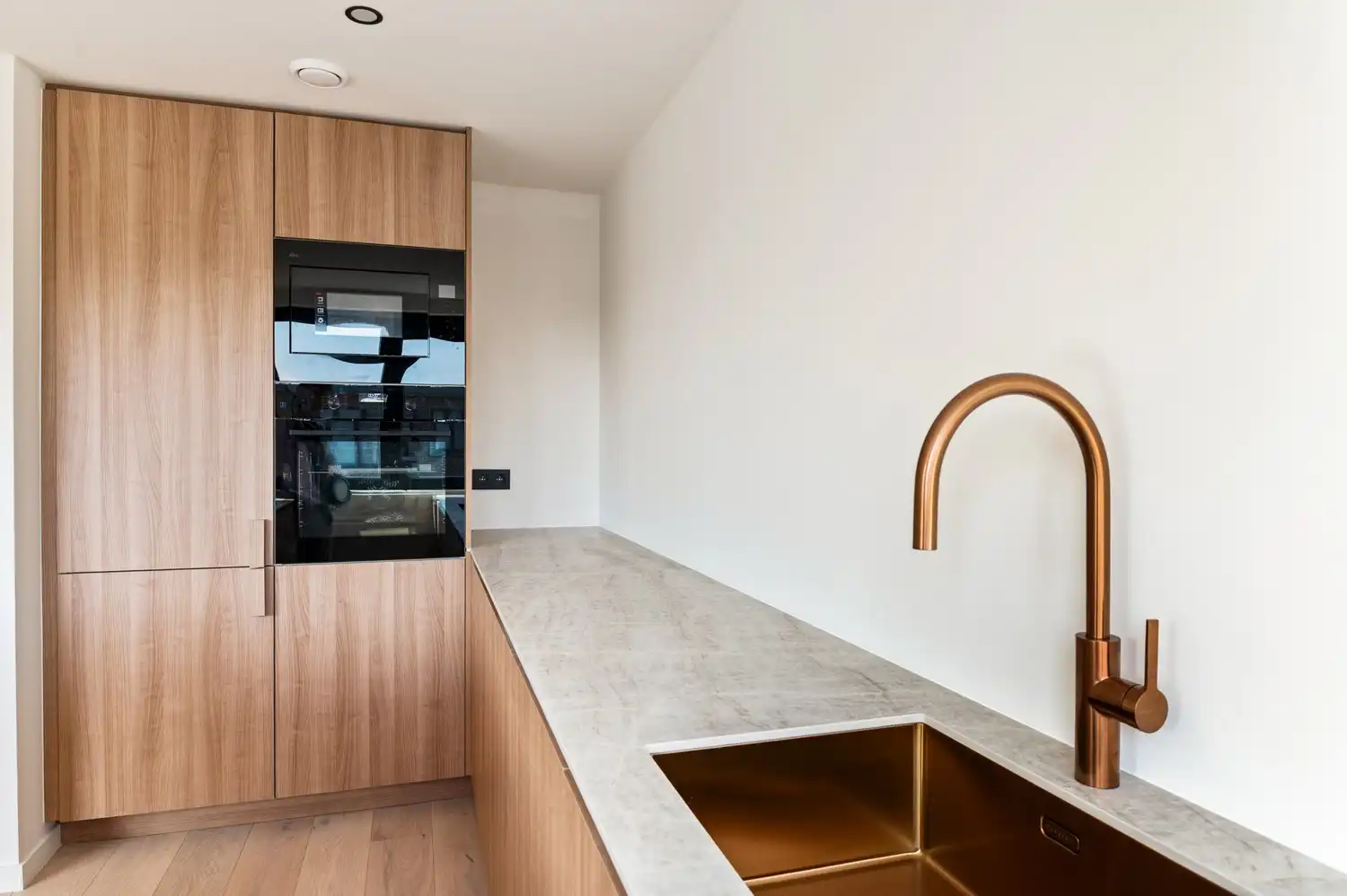 Luxueus appartement met 2 slpk en terras te Berchem foto 2