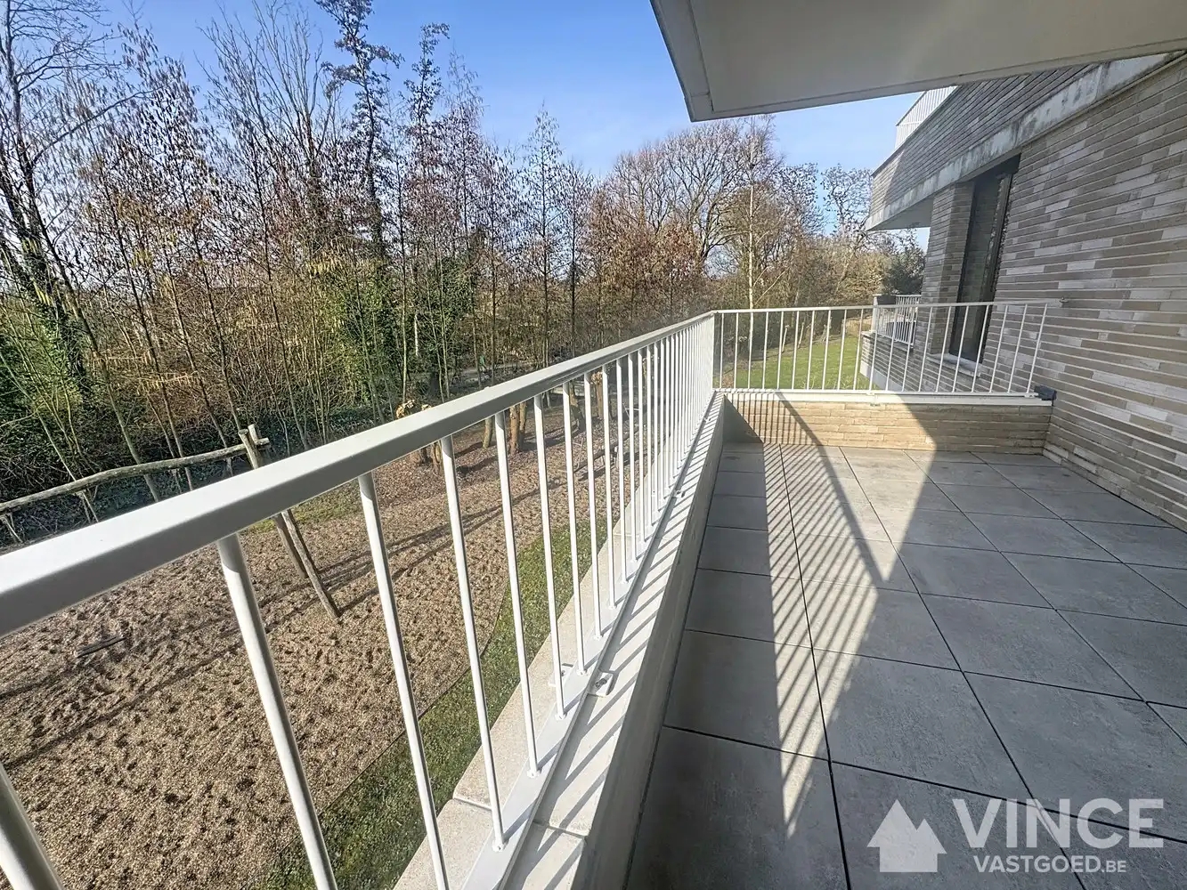 Modern appartement te huur met mooi uitzicht en veel lichtinval foto 18