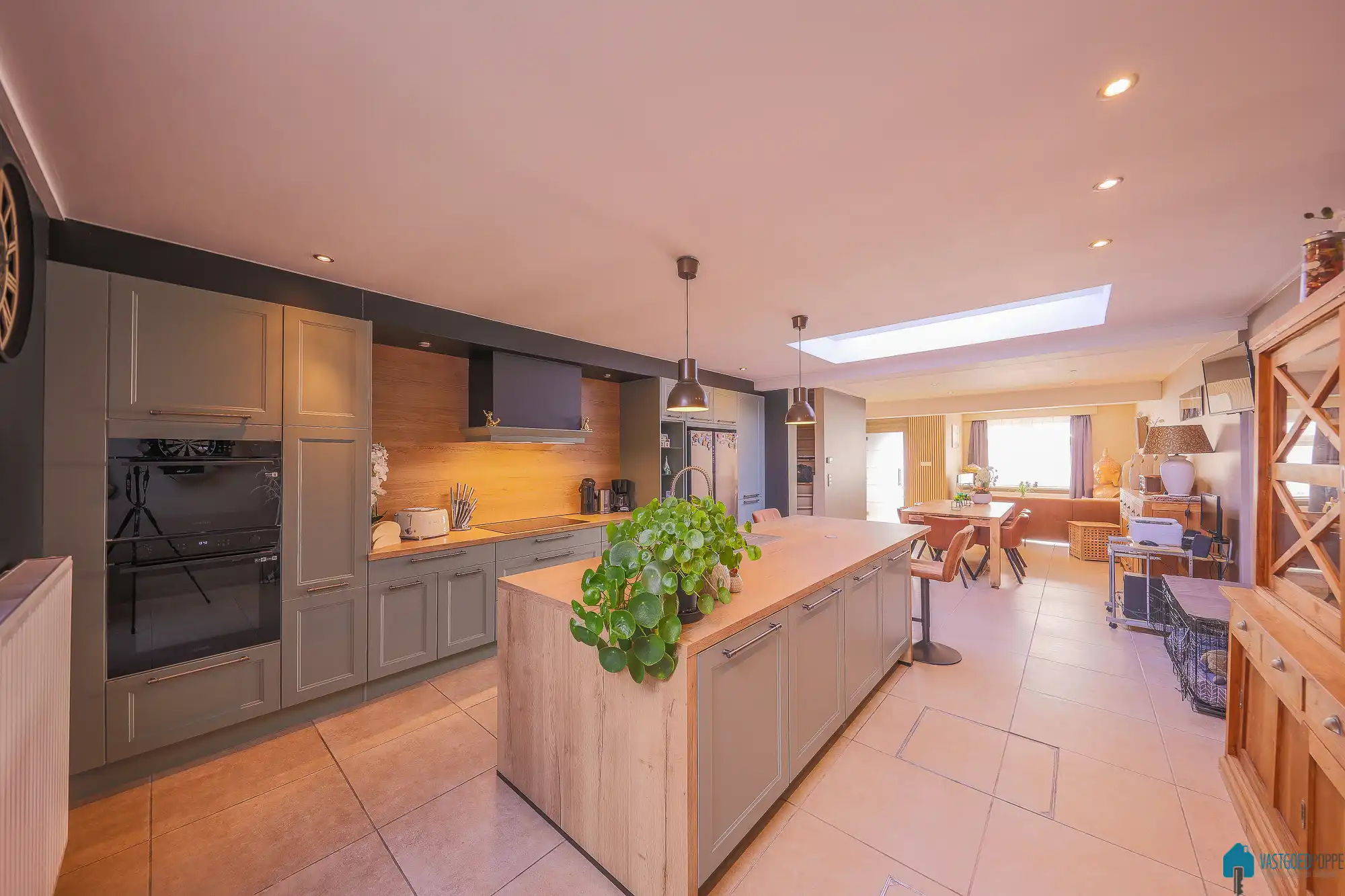 Gerenoveerde ééngezinswoning met tuin foto 6