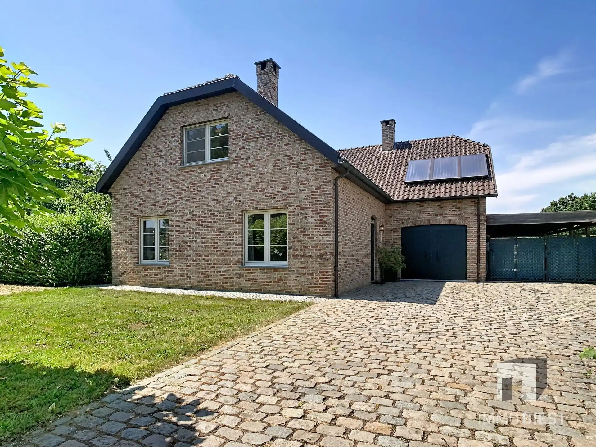 Villa-landhuis op ca 27 are met 5 slpks + weide foto {{pictureIndex}}