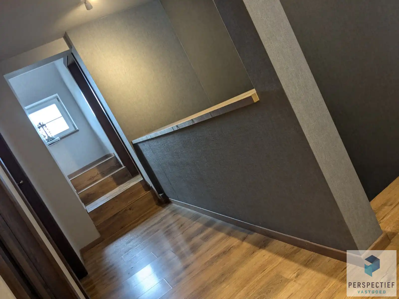 BEZOEKMOMENT ZATERDAG 25/04 VAN 14U TOT 16U | Ruime, instapklare woning met 4 slaapkamers, garage en magazijn op 970 m² foto 15