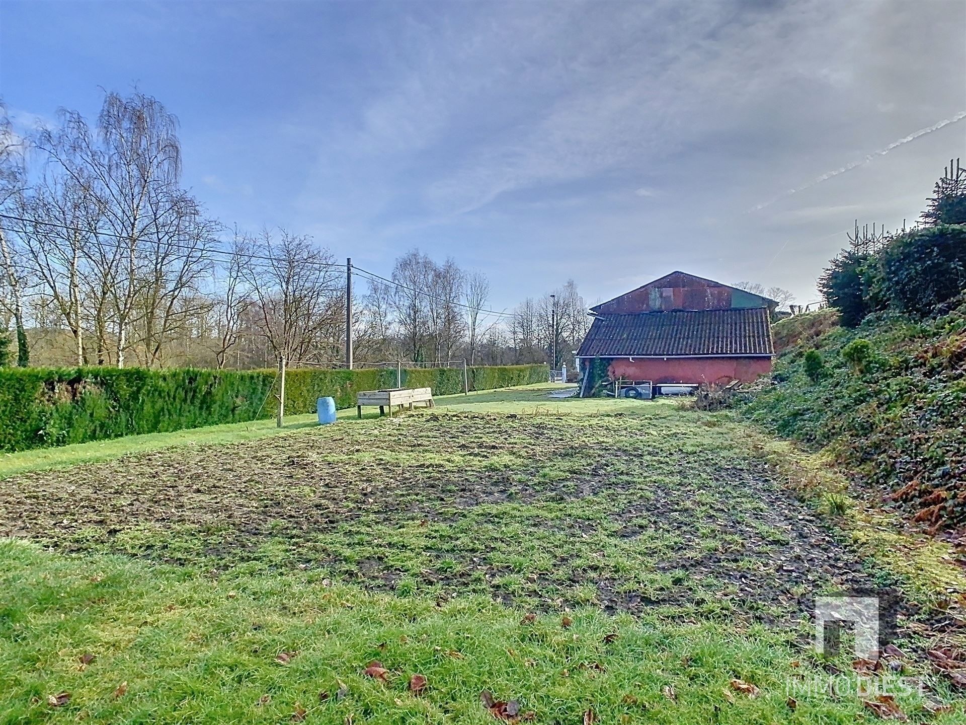 Instapklare woning met grote garage en stalling foto 28