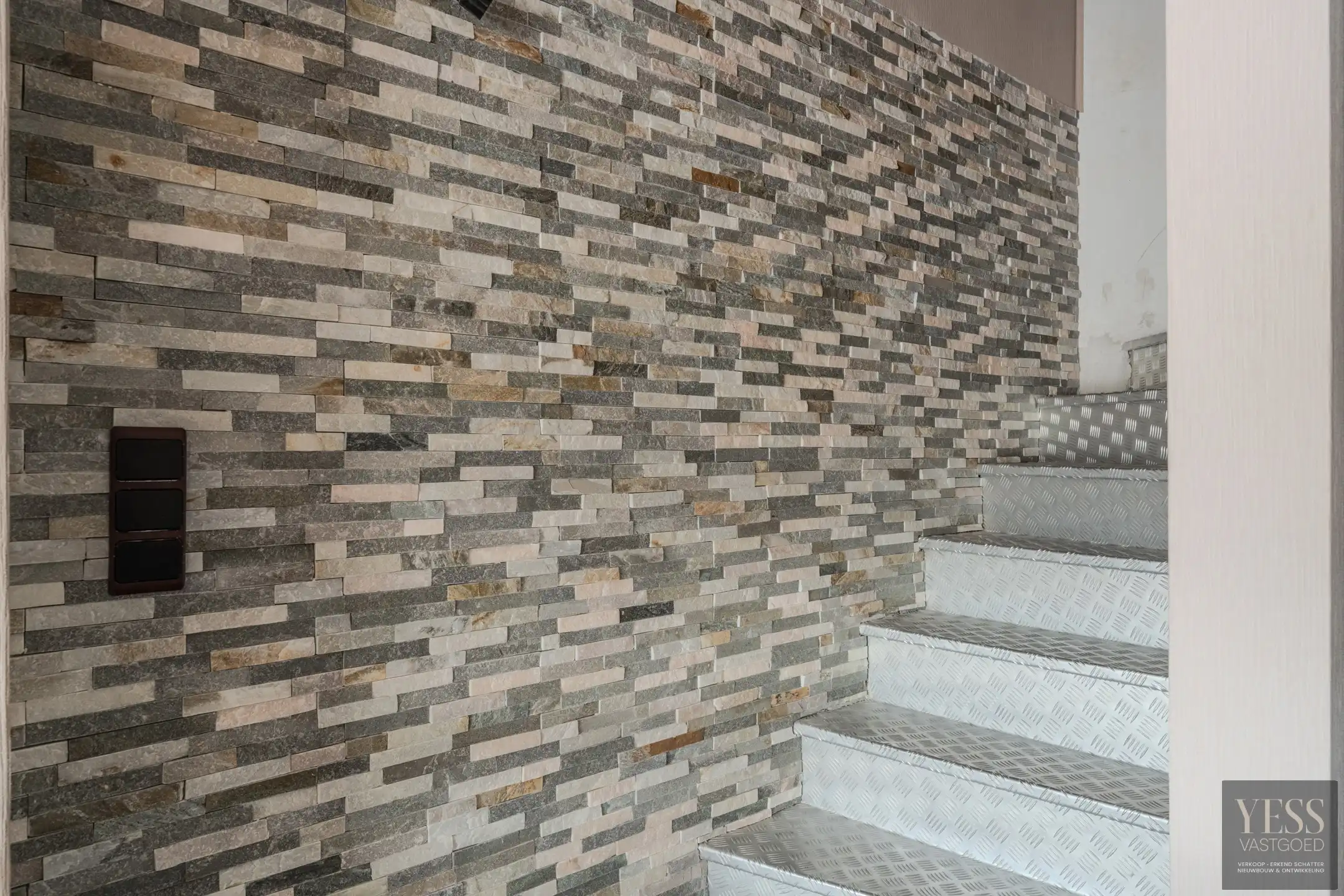 Uniek pand 236m2 bewoonbaar + atelier/winkel/opslag 475m2! foto 13