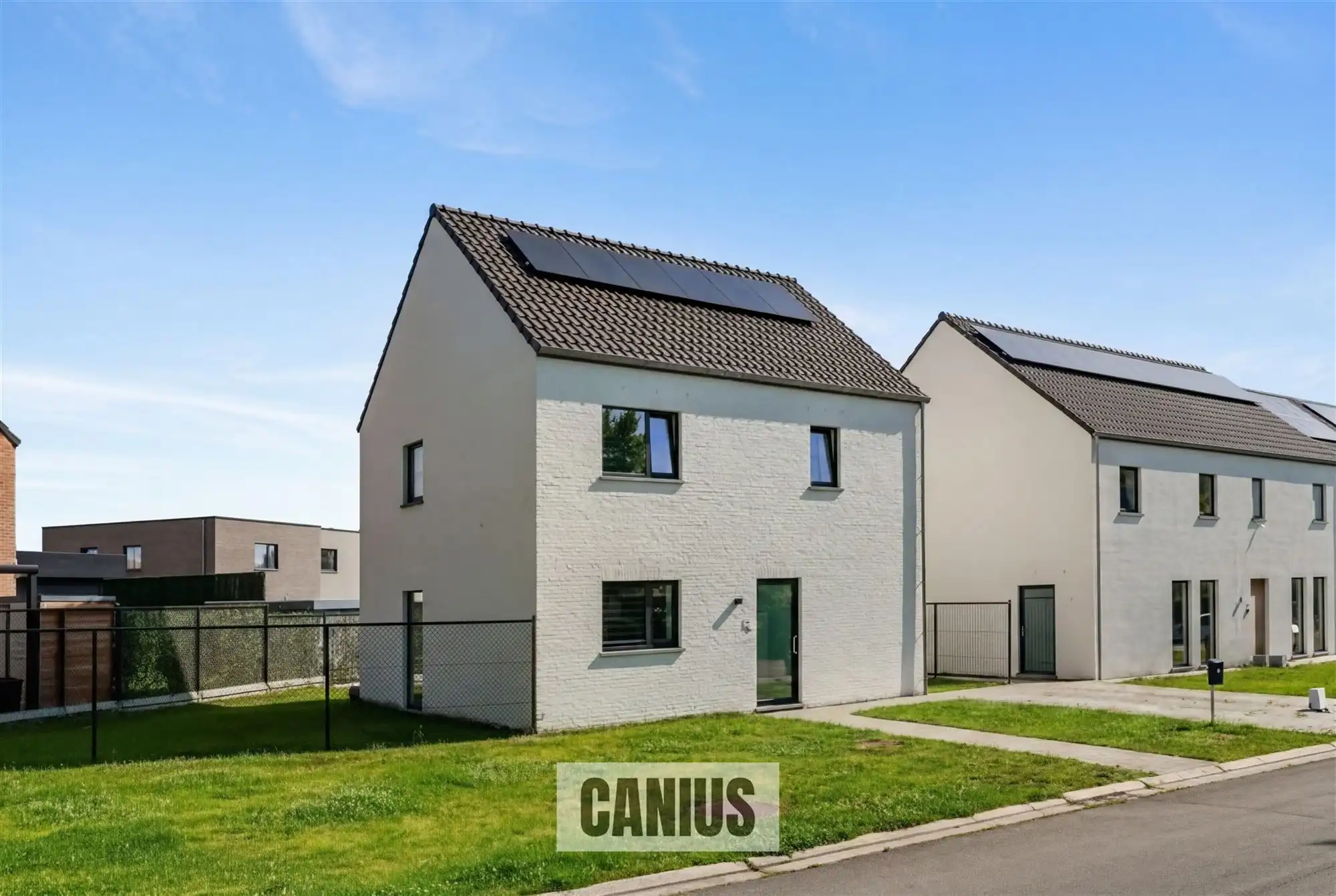 ENERGIEZUINIGE OPEN BEBOUWING MET 3 SLKS foto {{pictureIndex}}