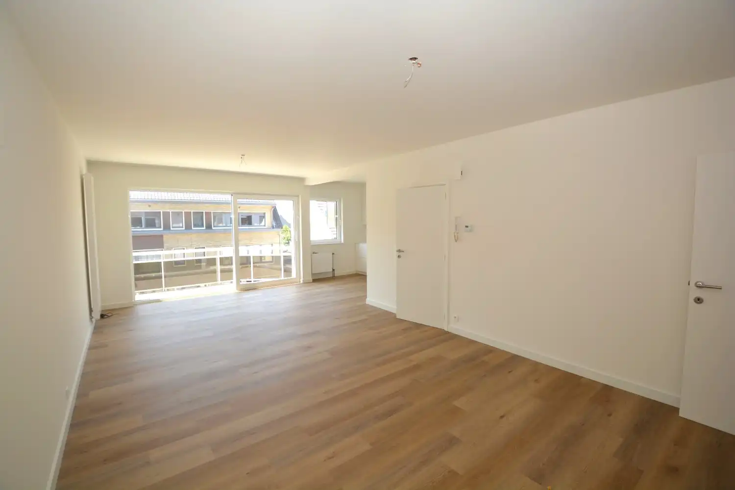 GERENOVEERD APPARTEMENT MET 2 SLK TE CENTRUM RANST! foto 3