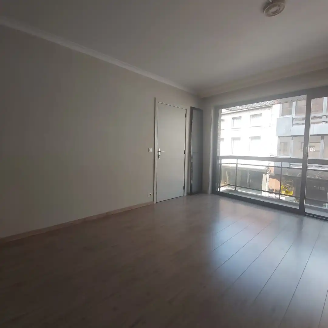 Appartement met 2 slaapkamers in het centrum van Izegem. Garage inbegrepen foto 4