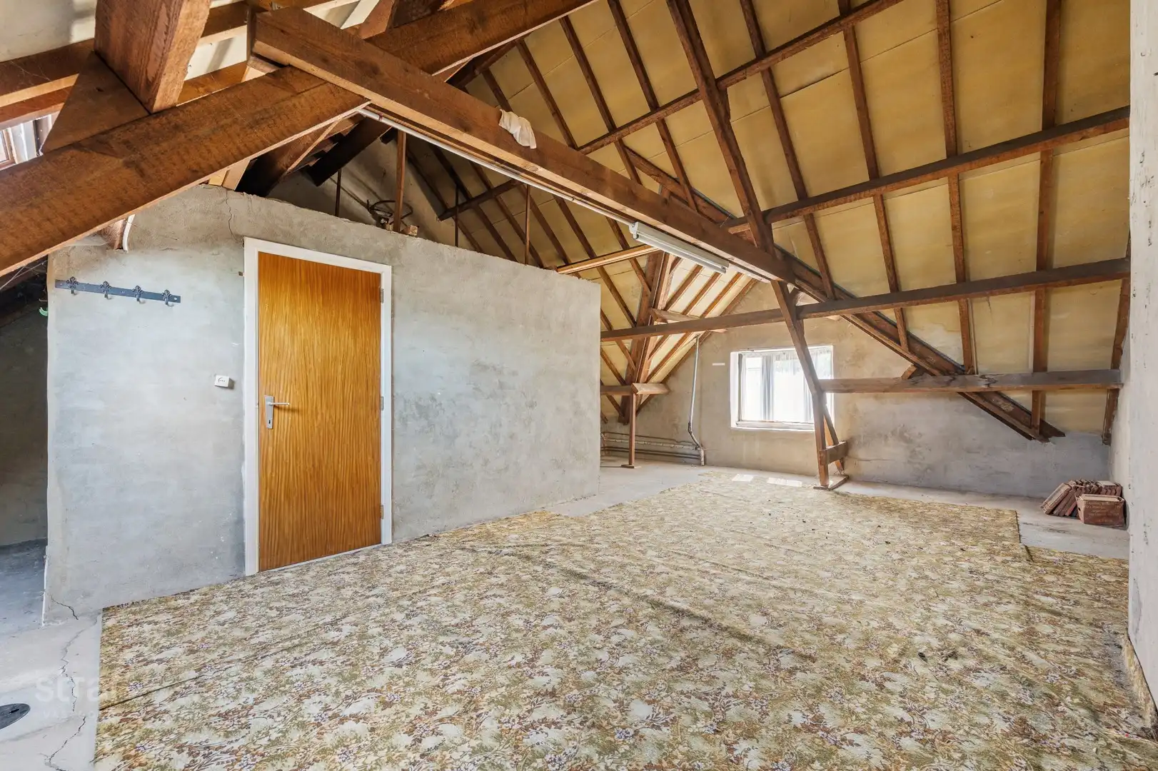 Ruime gezinswoning met grote tuin en tot vijf slaapkamers foto 17