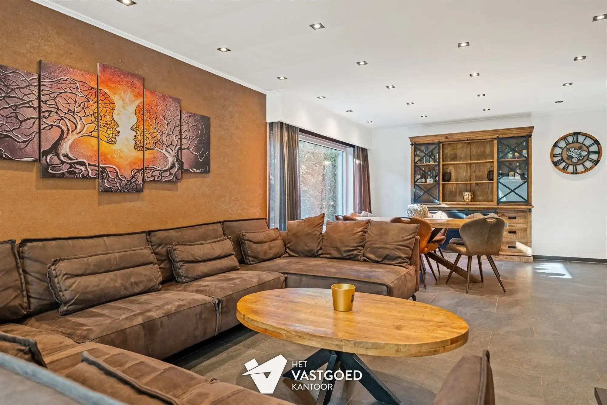 ZEER RUIME, GERENOVEERDE WONING OP TOP-LIGGING! foto 6