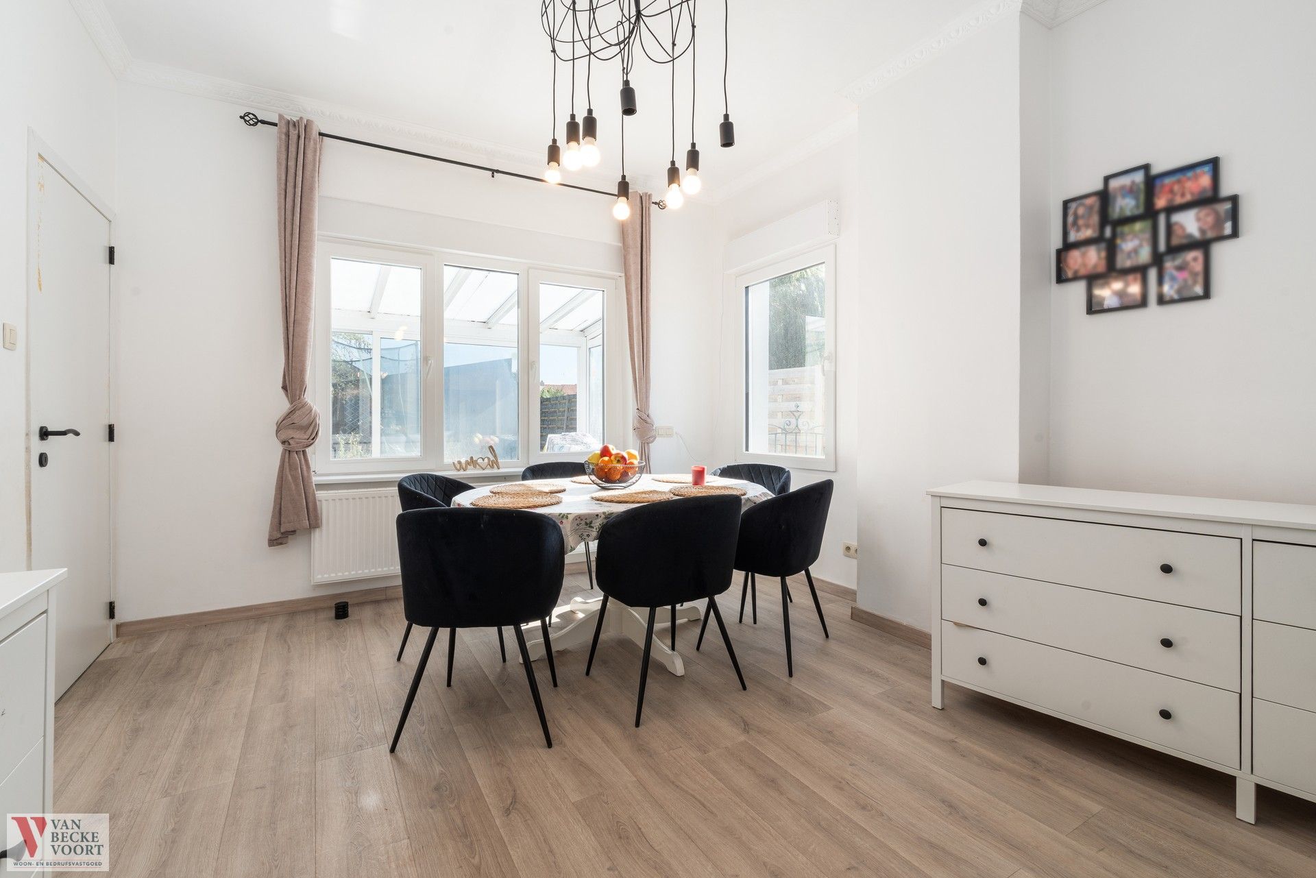 Halfopen gezinswoning in het gegeerde Mariakerke foto 4