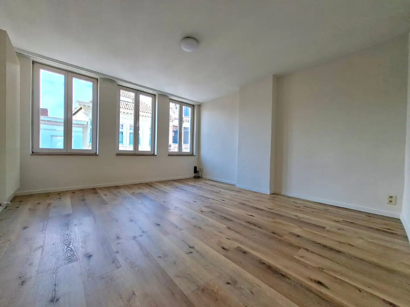 Ruim triplex appartement met 2 terrassen foto 8