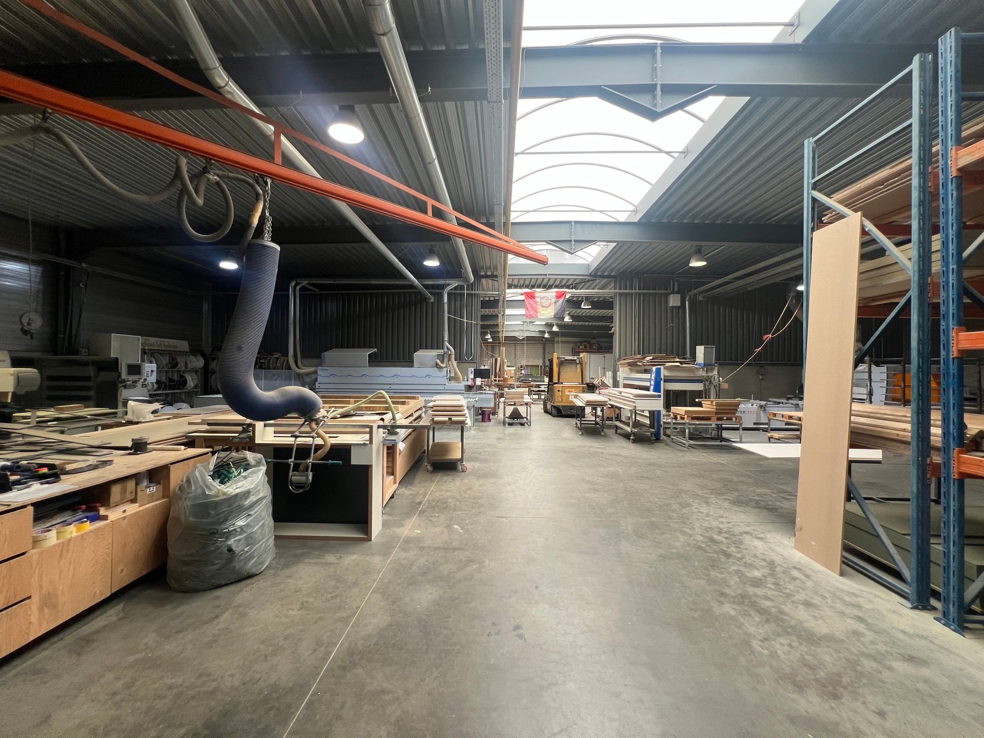 SEMI-INDUSTRIEEL GEBOUW MET APPARTEMENT foto 10