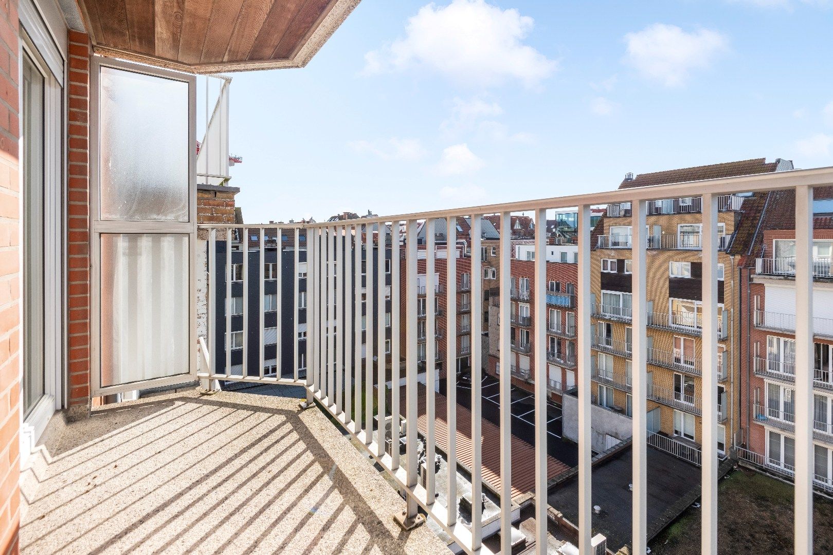 Luxueus vernieuwd appartement in het commercieel centrum op wandelafstand van de Zeedijk.   foto 18