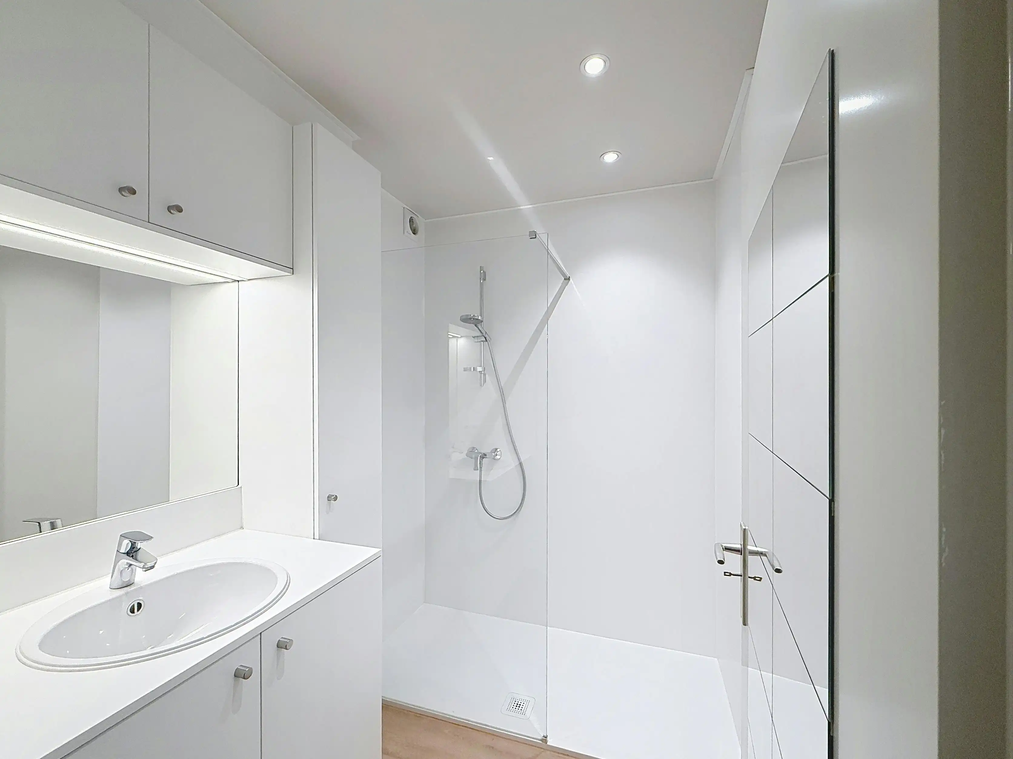 Appartement met drie kamers en garage te koop in Ieper foto 8