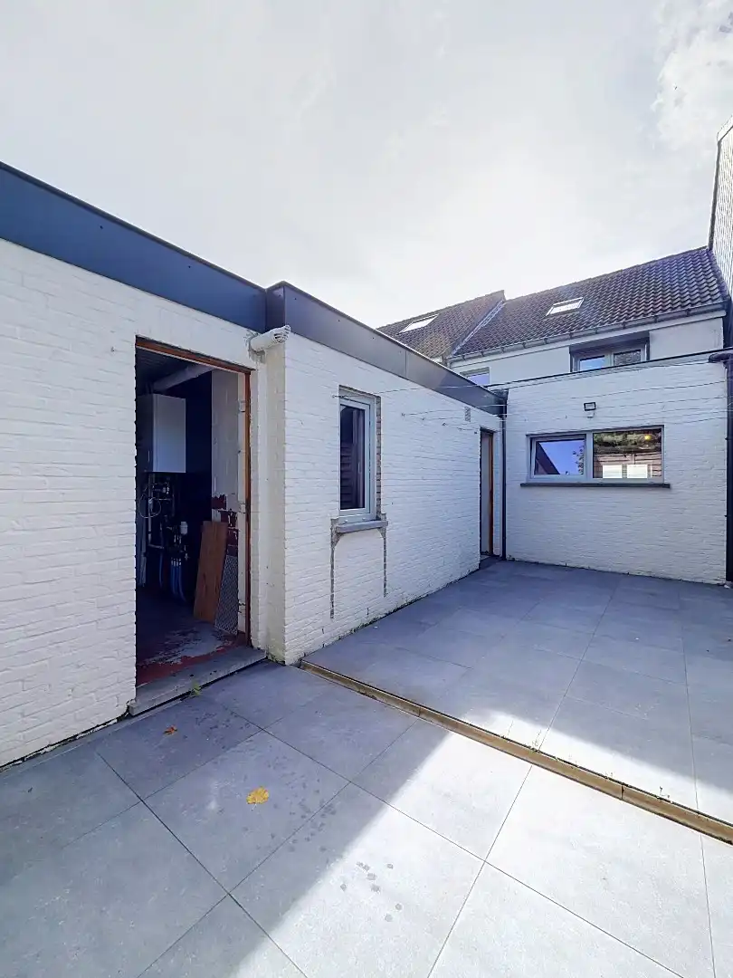 Gedeeltelijk gerenoveerde woning gelegen in residentiële wijk nabij de watertoren te Bredene.  foto 10