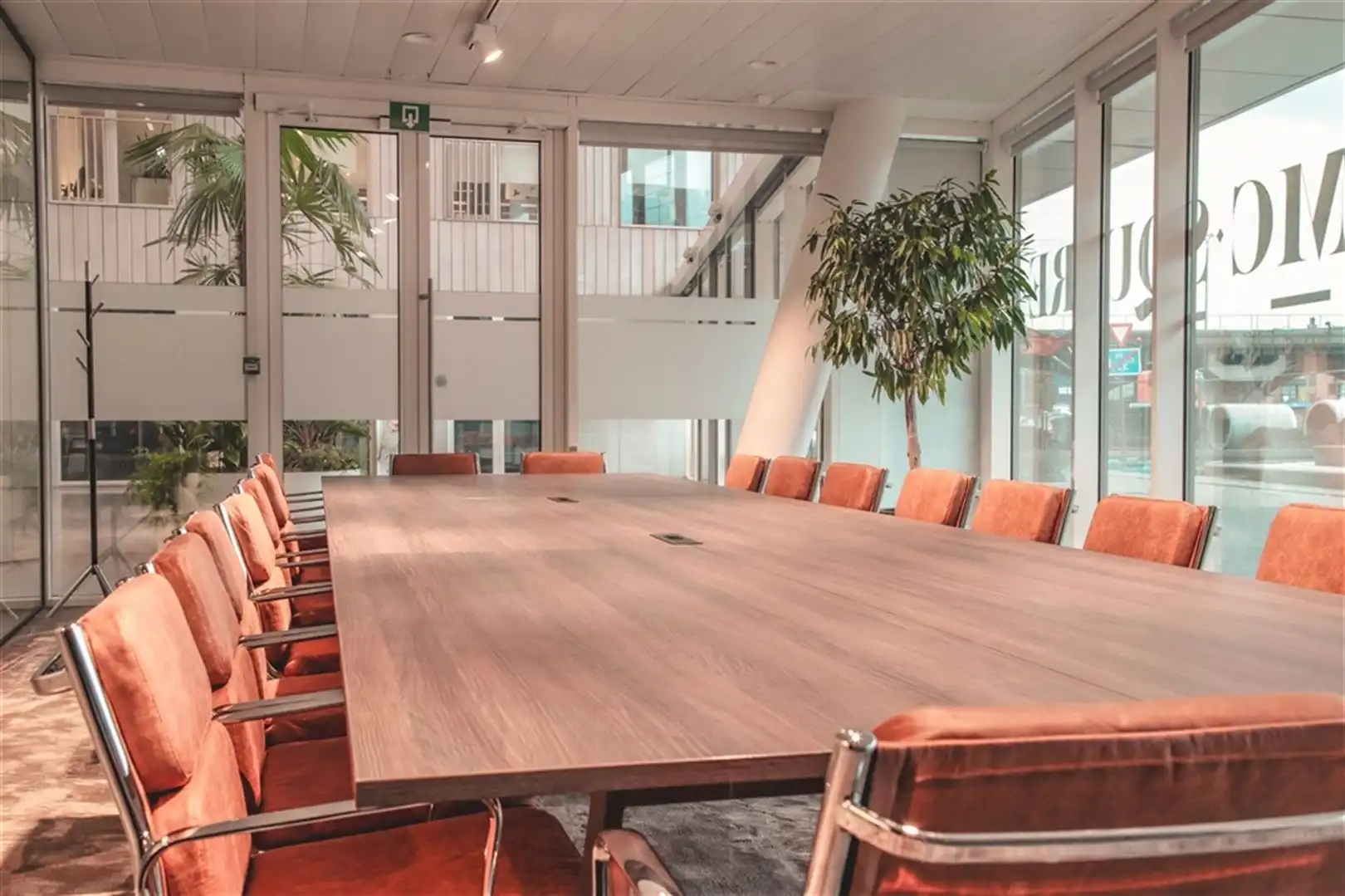 Full-service kantoren aan Dampoort station - ruimtes vanaf 17m² tem 63m² foto 13