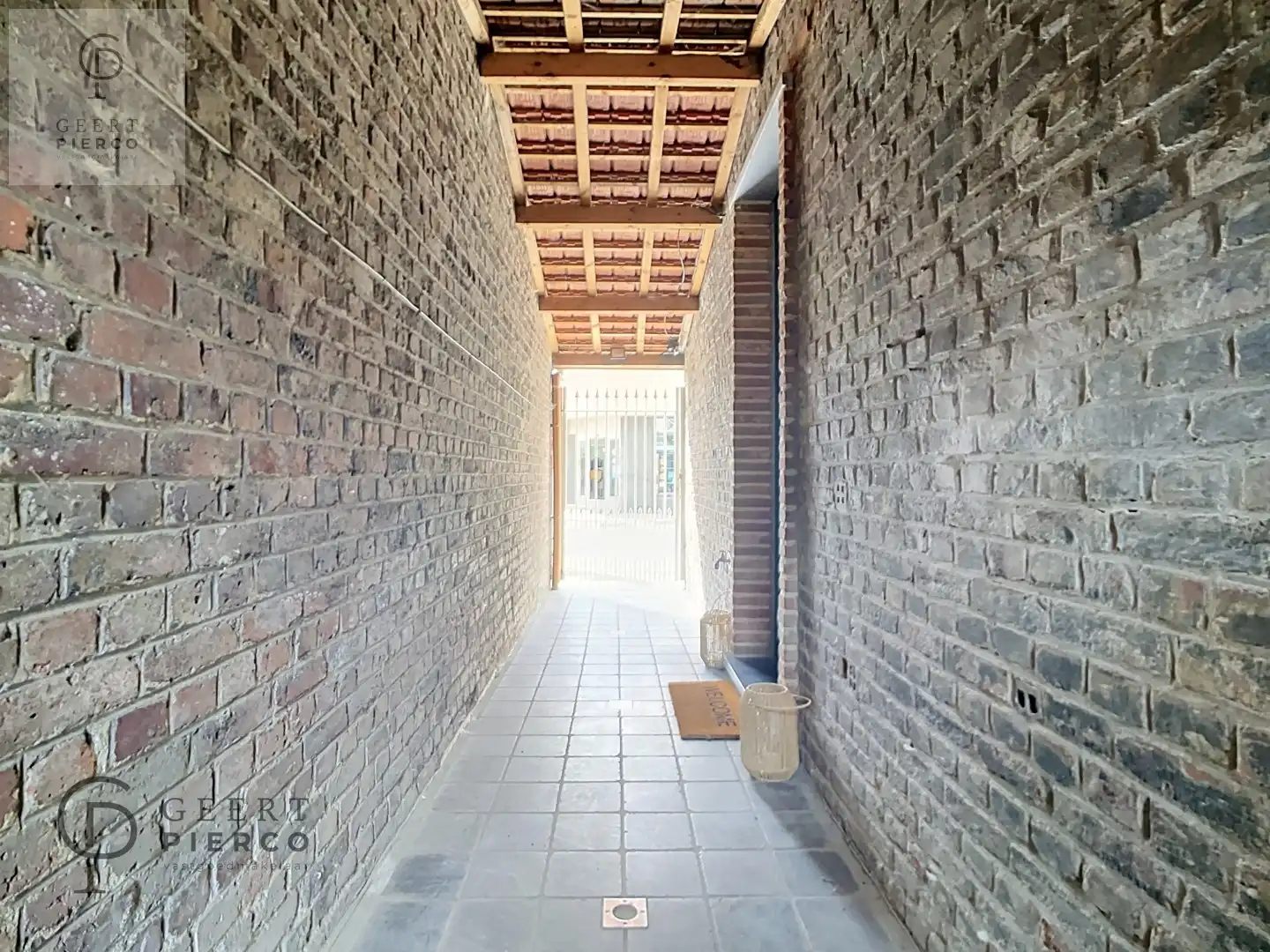 Handelspand en woonst, met aantrekkelijk rendement gelegen in Stationsstraat, Landen. foto 38