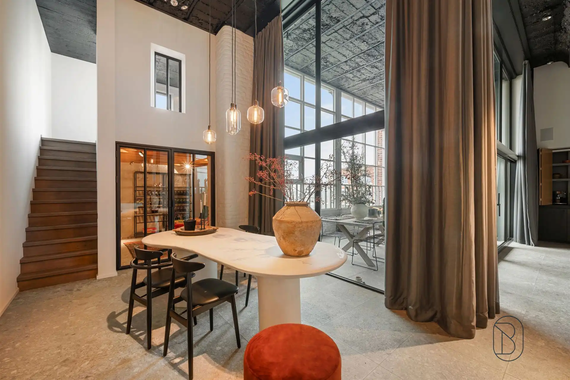 Exclusieve loft van 225m2, met prachtig overdekt terras. foto 6