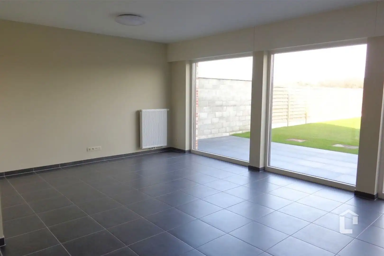 Ruime, moderne gezinswoning foto 2