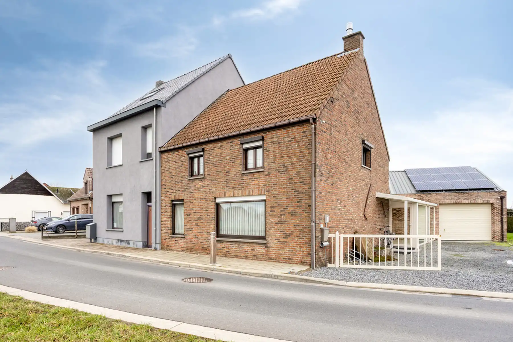 Hoofdfoto van de publicatie: IN OPTIE - Instapklare HOB met oprit &  garage met zolder.