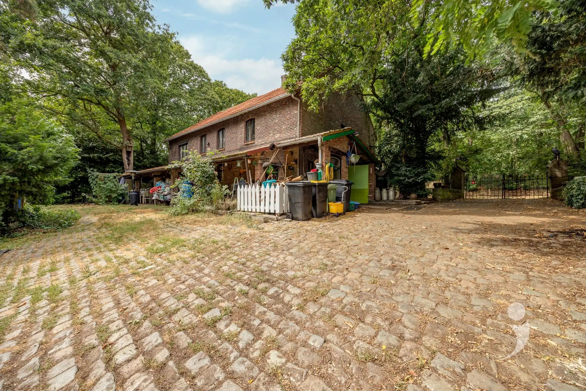 te renoveren woning op een uniek domein  foto 5