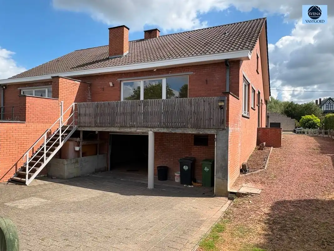 HALFOPENBEBOUWING MET 3 SLAAPKAMERS, TUIN EN GARAGE foto 13
