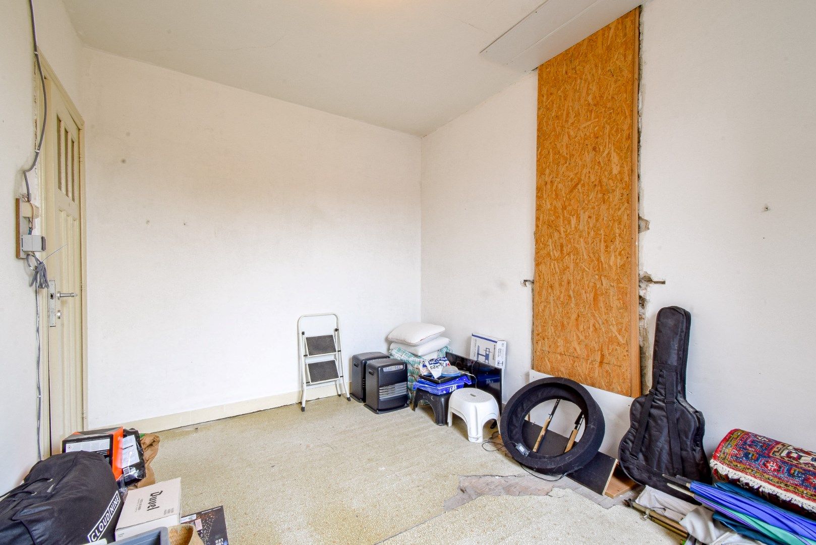 Ruime gezinswoning met 4 slaapkamers, tuin en garage – ideaal renovatieproject te Lombardsijde foto 8