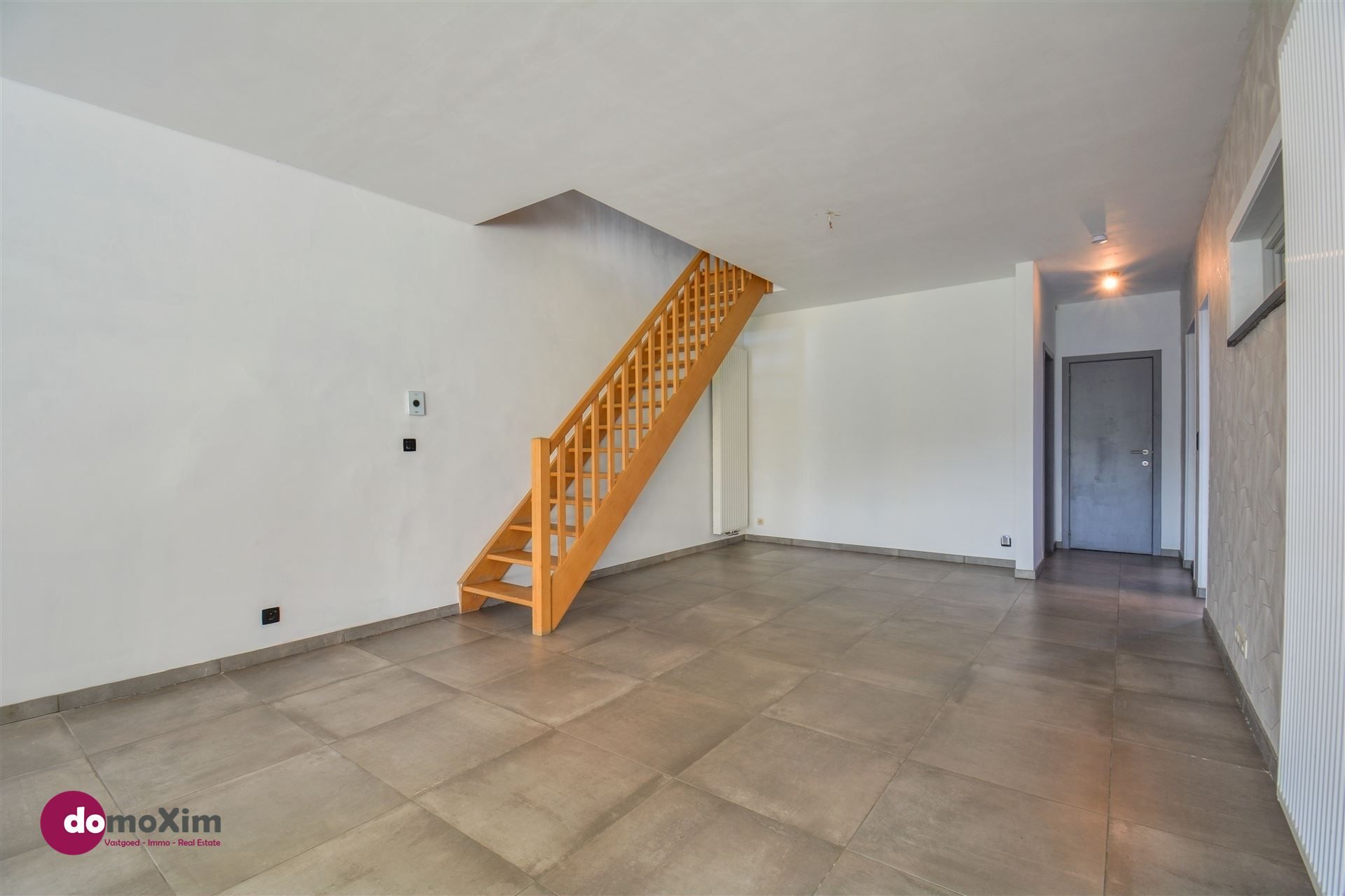 Centraal gelegen, ruime woning met tuin, garage én potentieel foto 5