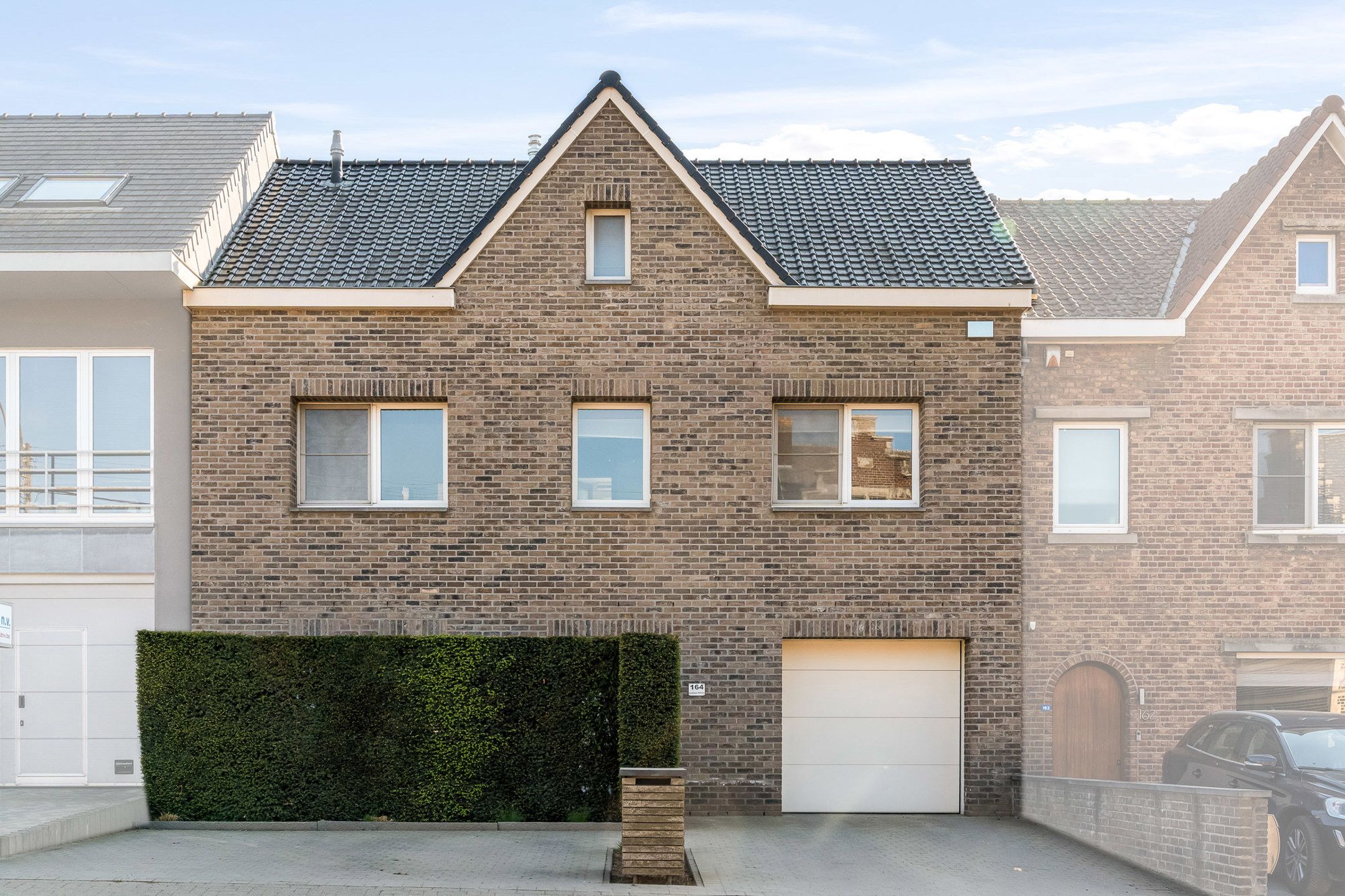 Exclusieve woning met zwembad en elegante tuin foto 27