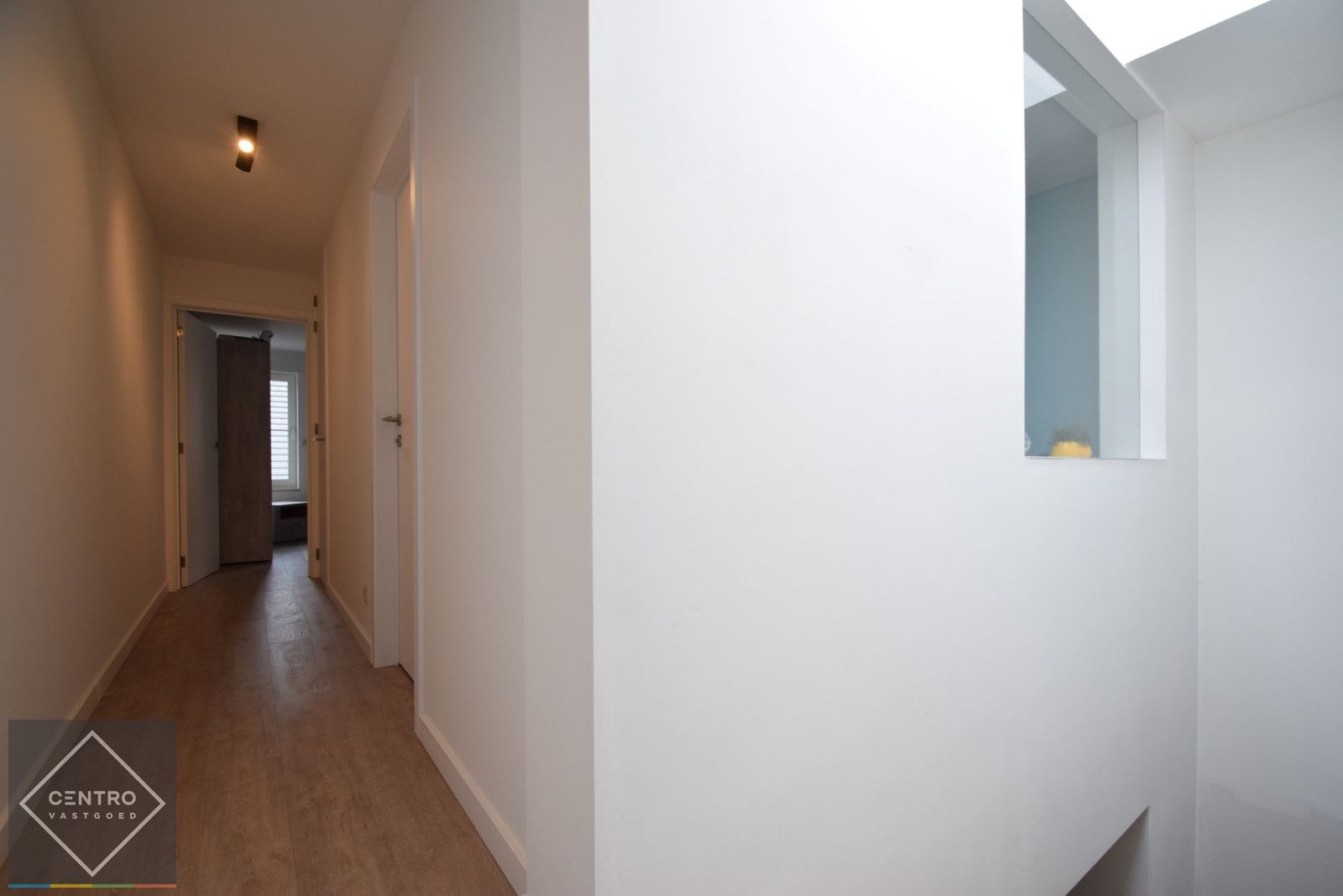 Volledig gerenoveerde woning met 3 slpks en leuke tuin! foto 11