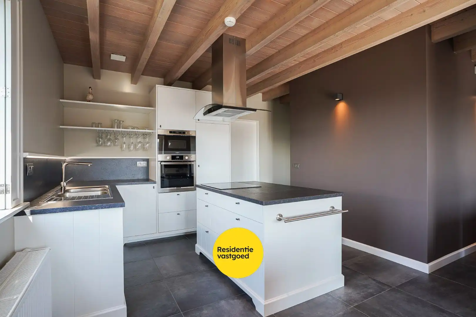 Open bebouwing te koop met uniek potentieel! foto 10