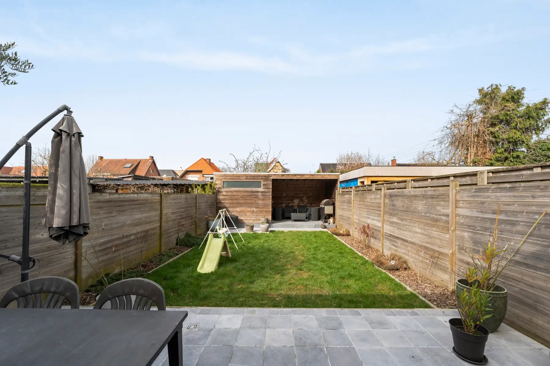 Gerenoveerde woning met 4 slaapkamers en 2 badkamers foto 3