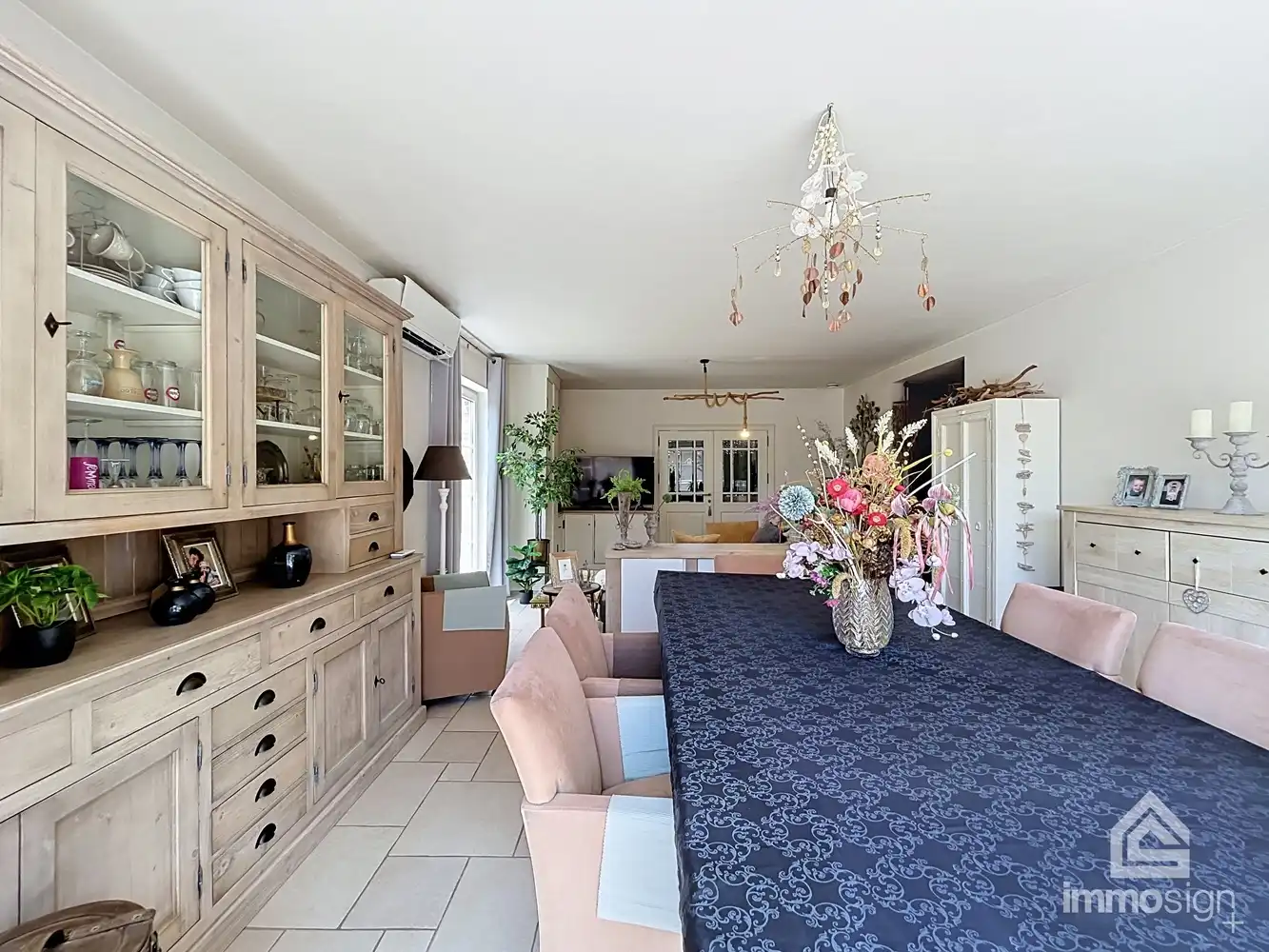 Stijlvolle villa met 5 volwaardige slaapkamers te Herk-de-stad! foto 11
