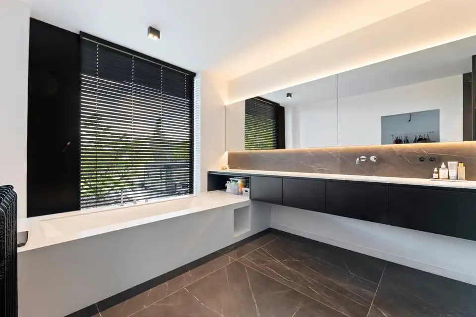 UNIEKE LUXUEUZE VILLA OP EEN PRACHTIG PERCEEL VAN 28A50CA IN SINT-TRUIDEN foto 37