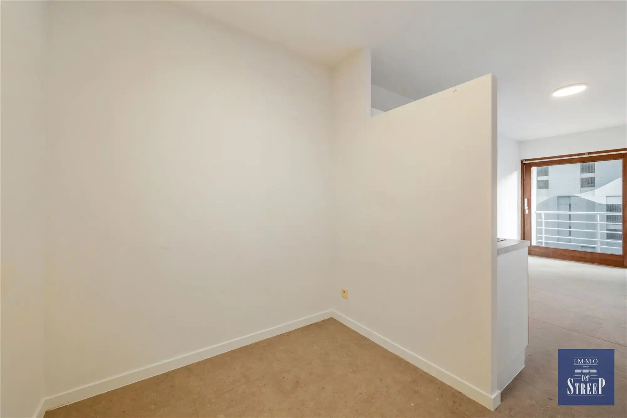 Ruime studio in het centrum van Oostende foto 6