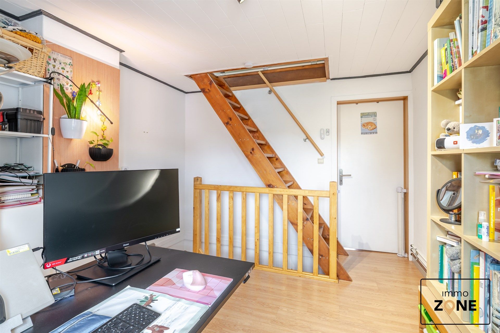 Instapklare Starterswoning met achteruitweg in Dendermonde! foto 10