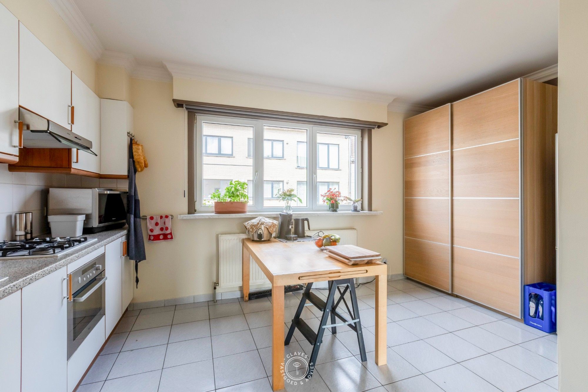 Fijne en energiezuinige woning met garage op een zeer goede locatie. foto 8