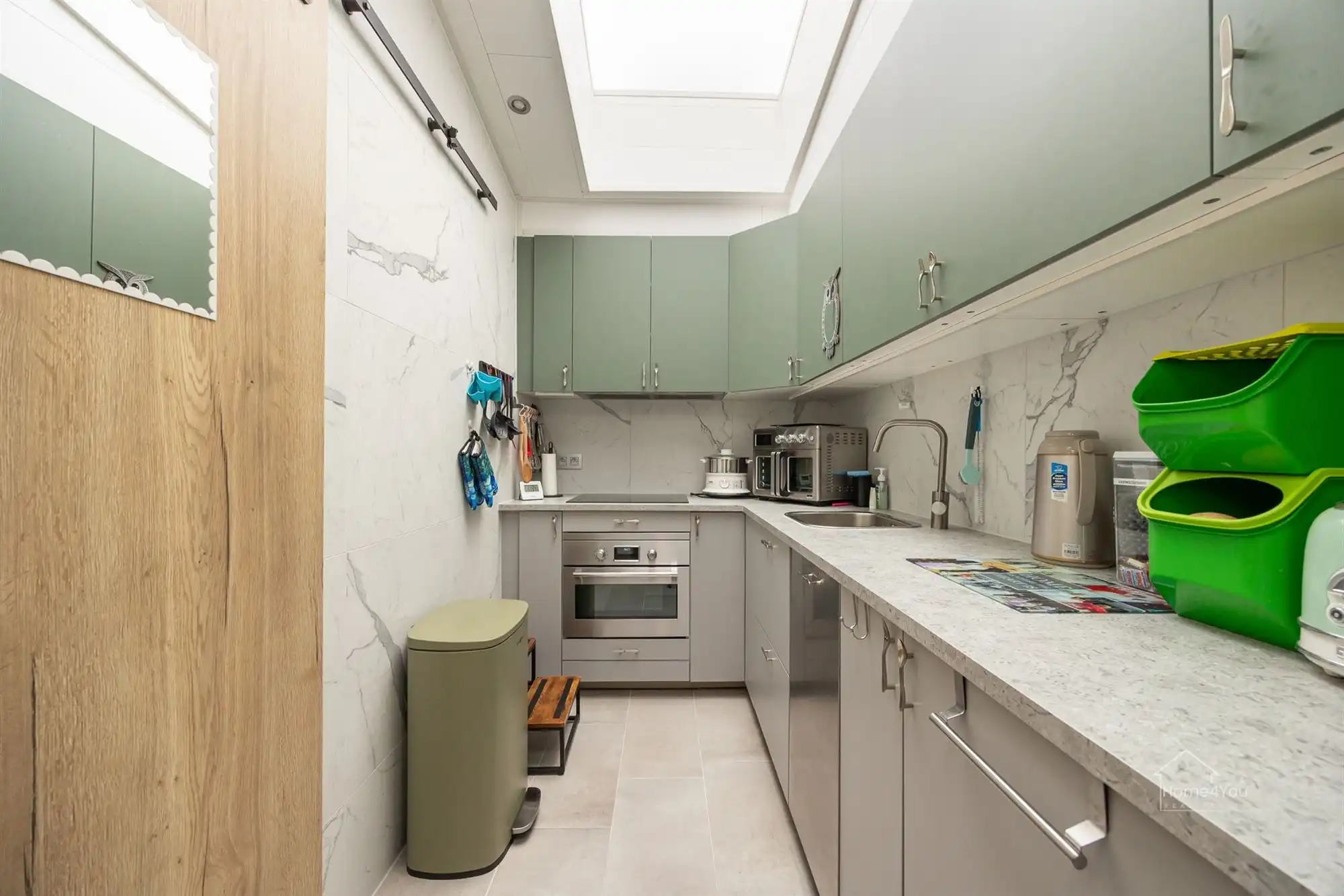 Gerenoveerde woning met vier slaapkamers in Merksem! foto 7