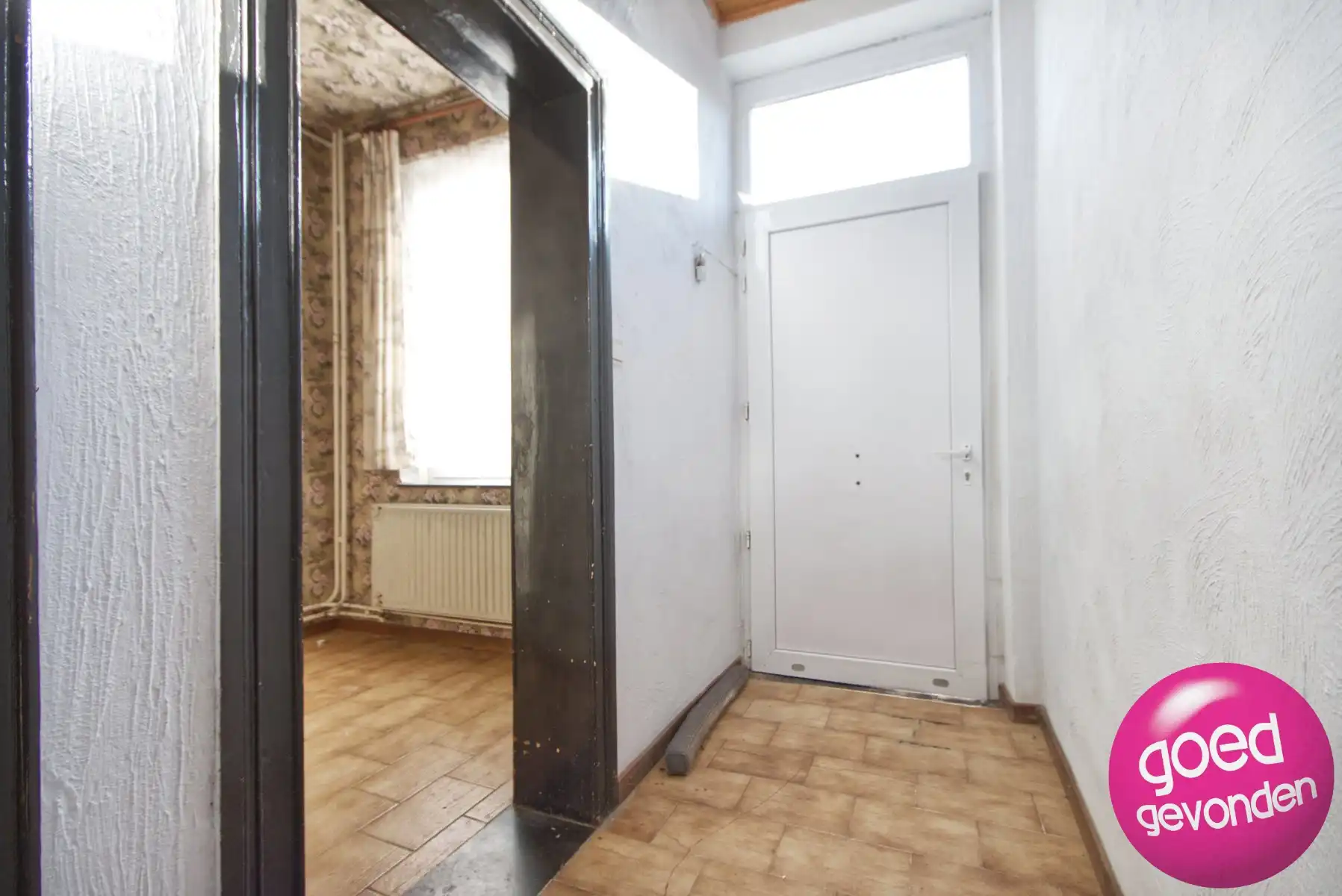 WONING - STALGEBOUW - TERRAS - TUIN - PARKING - TE RENOVEREN foto 8