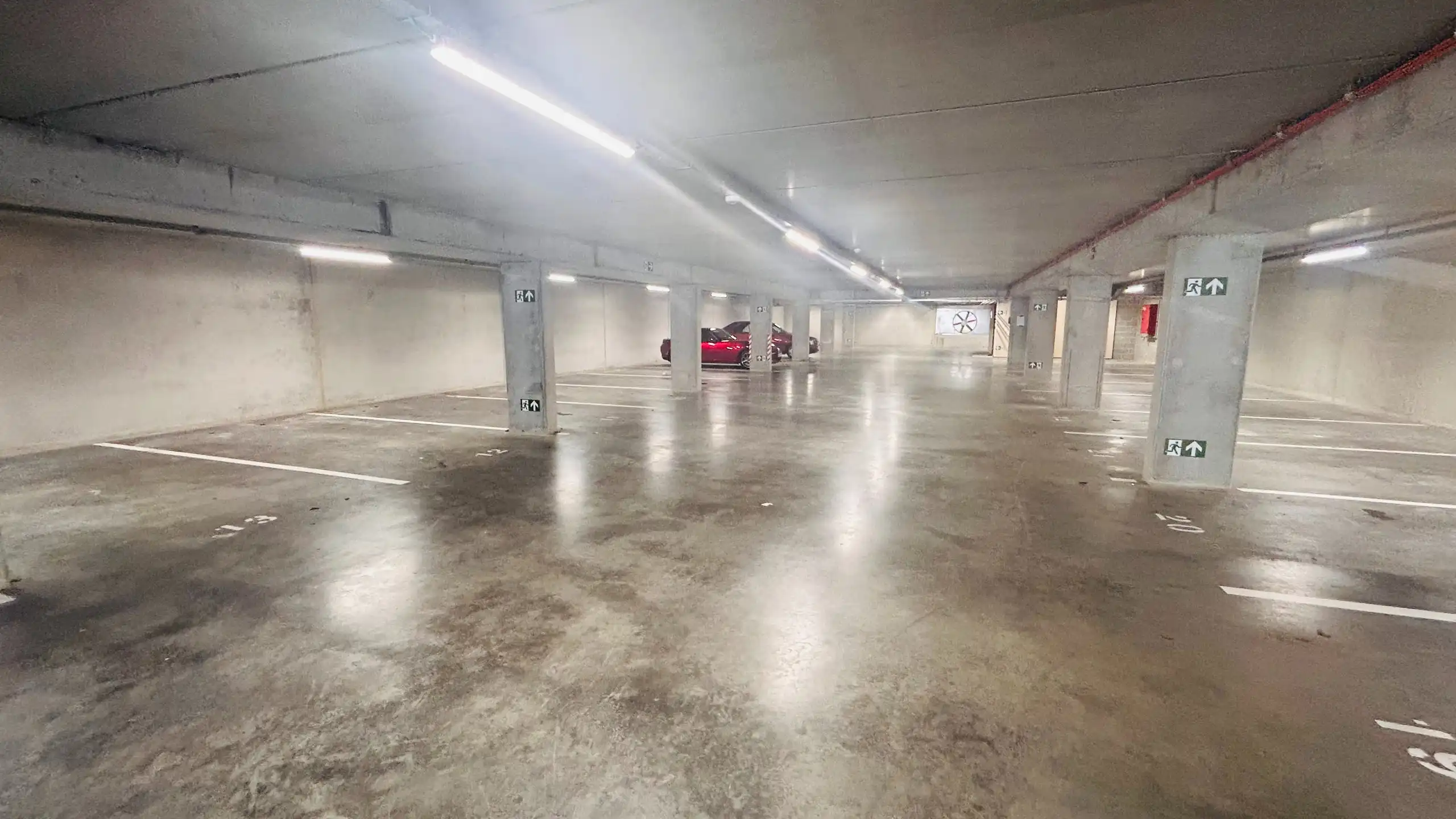 Diverse ondergrondse autostaanplaatsen te koop en/of te huur in centrum Deerlijk foto 4