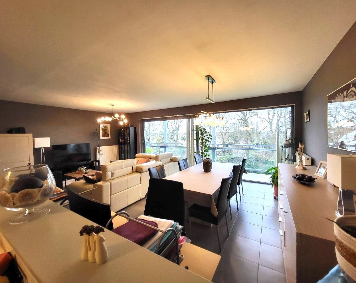 Schitterend appartement (3de verdieping) met ruim terras....buiten stadscentrum. foto 14
