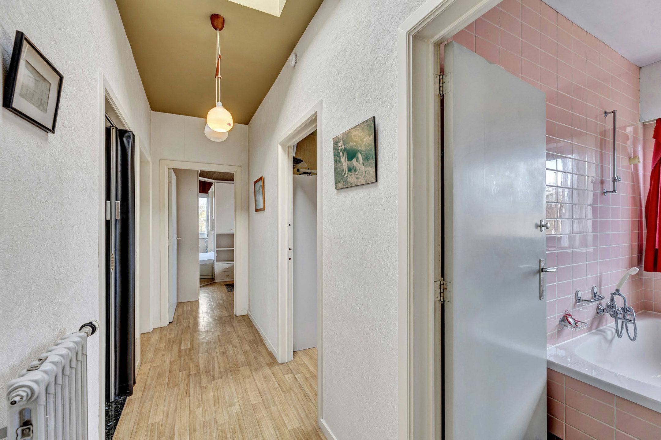 Bungalow met garage en tuintje op strategische ligging foto 11