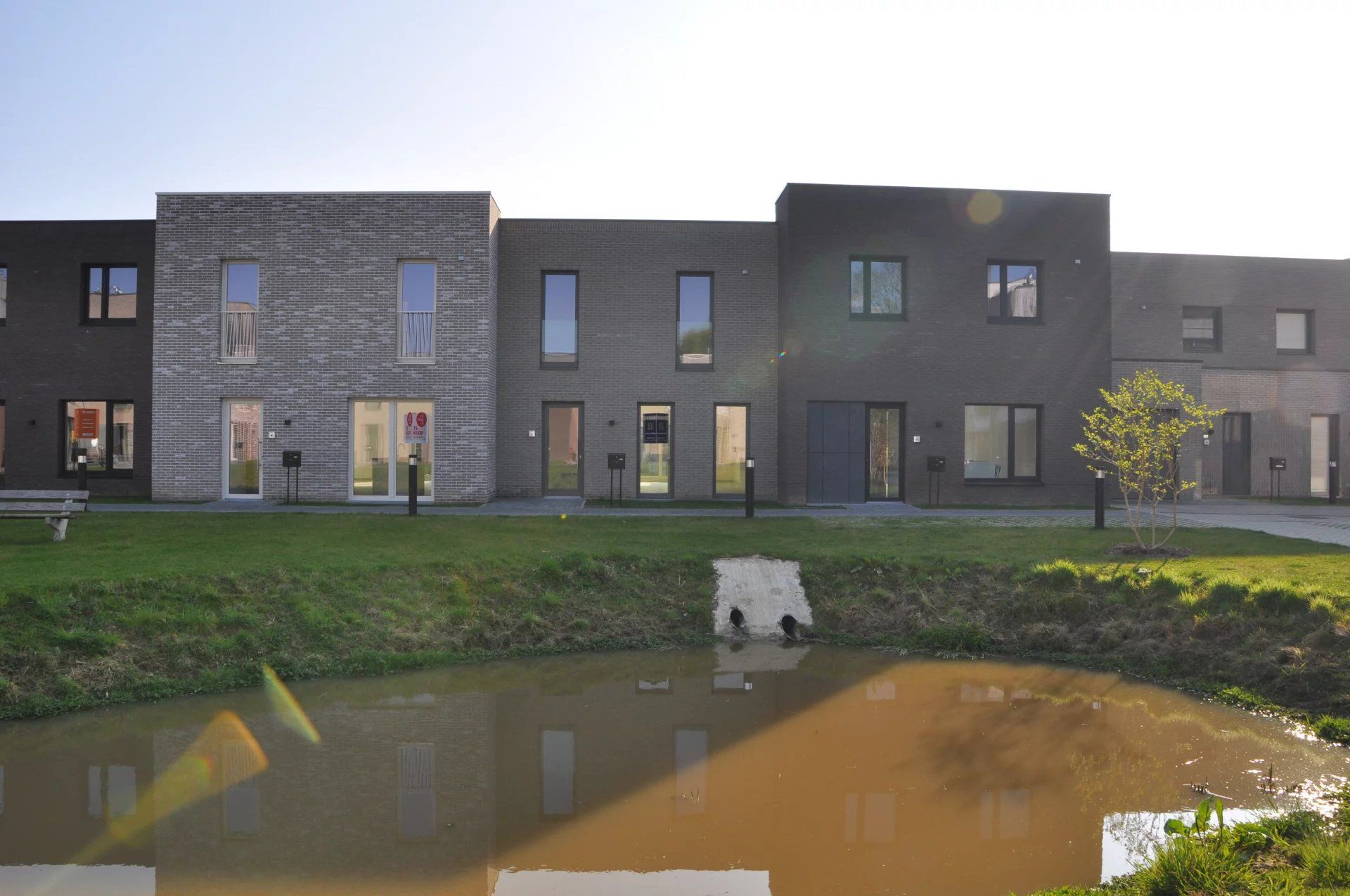 ENERGIEZUINIGE WONING/DUPLEX MET 3 SLPK IN SINT-LAMBRECHTS-HERK foto {{pictureIndex}}