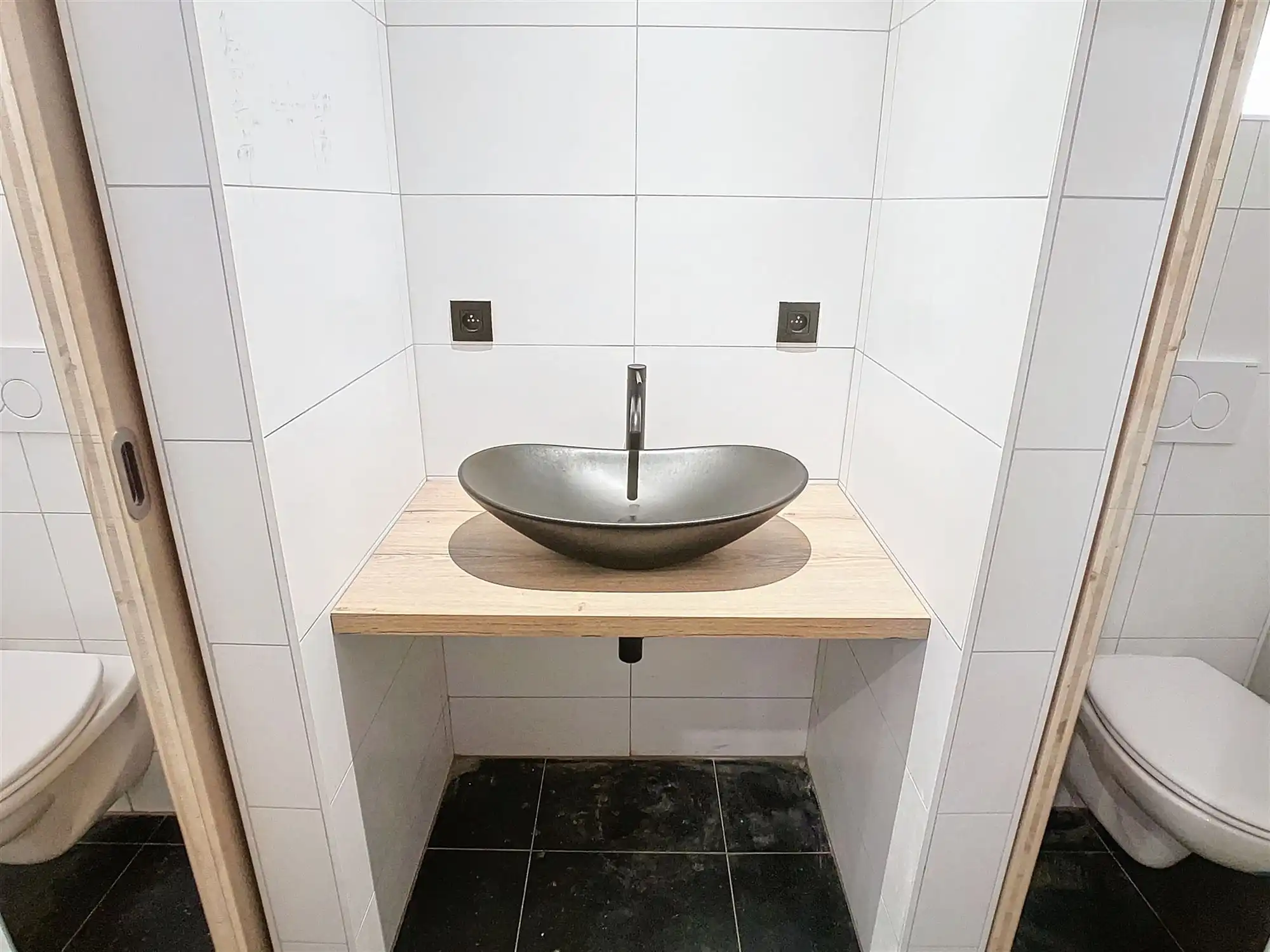 Unieke kantoor- of commerciële ruimte/ POP-UP mogelijk (Huurprijs + 21 % btw). foto 8