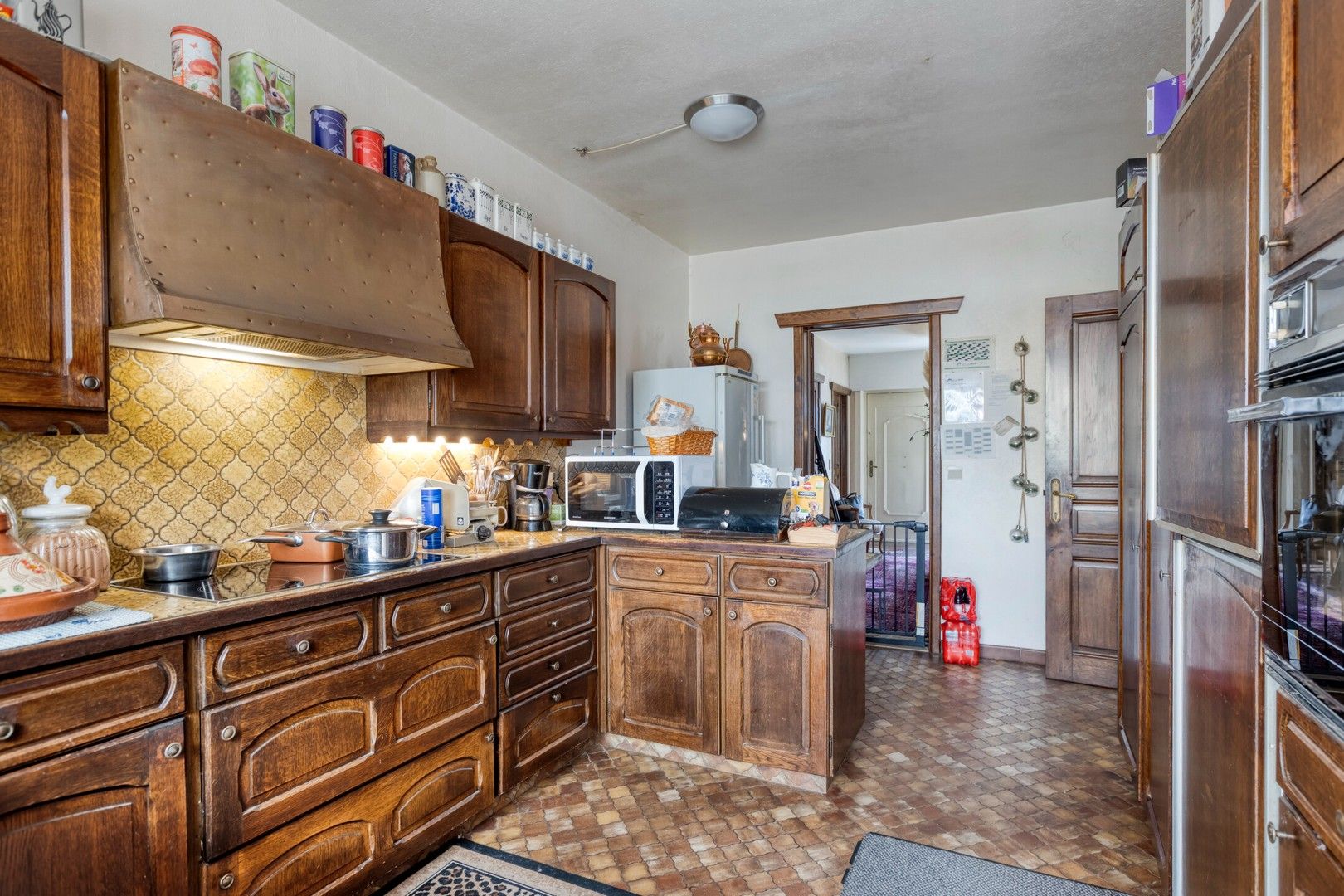 Ruime alleenstaande villa met garage, zonnig terras en tuin op 899 m² foto 9